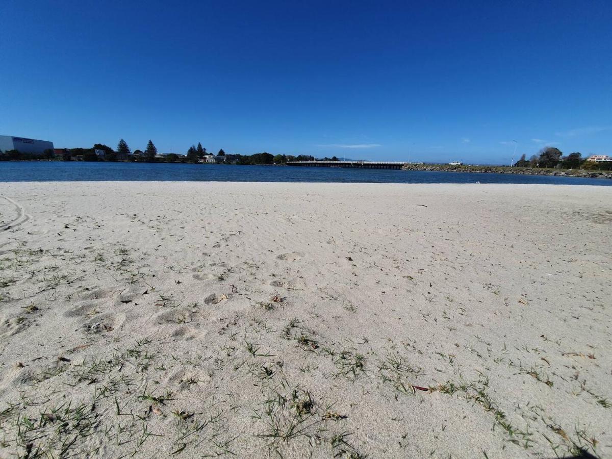 Tauranga - Big, Beautiful Villa On The Water! Экстерьер фото